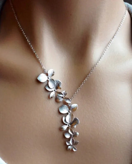 FLEUR - FLOWER NECKLACE